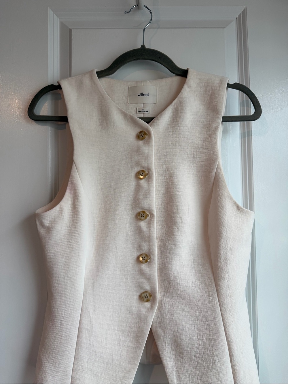 Aritzia Wilfred Women’s Regal Vest Crepette Matte Pearl Size 6 - Picture 3 of 10